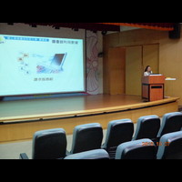 102/10/7於曉東講堂舉辦大學入門課程~善用圖書館與數位資源